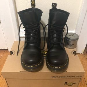 Dr. Martens Women’s 1460 smooth boots & balsam